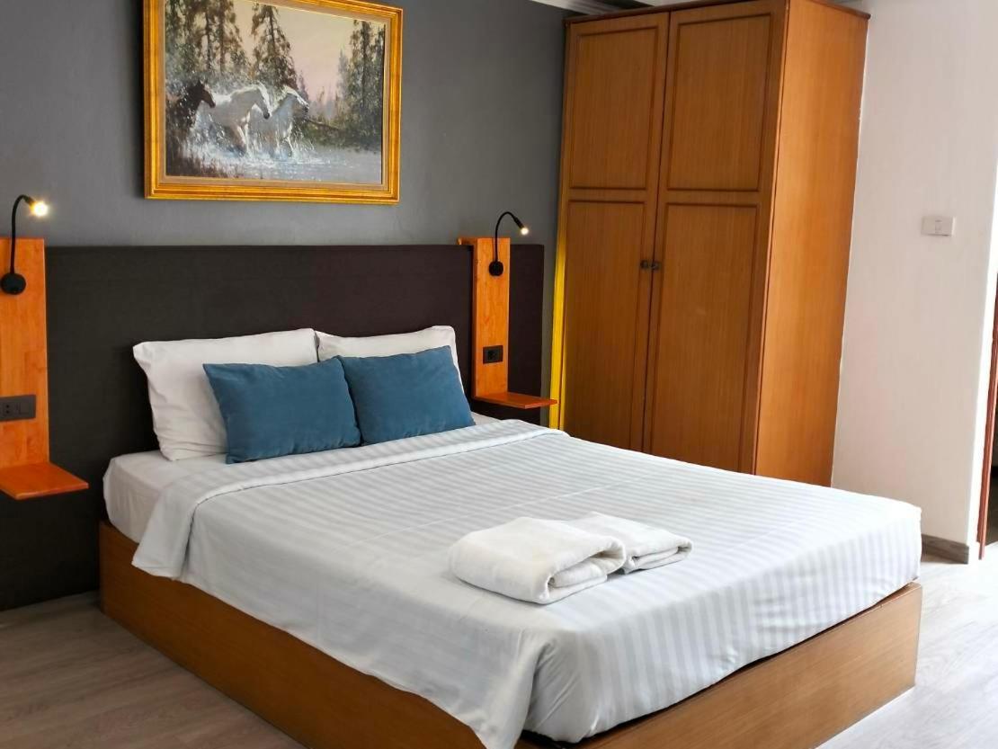 Shagwell Mansions Hotel Pattaya Quarto foto
