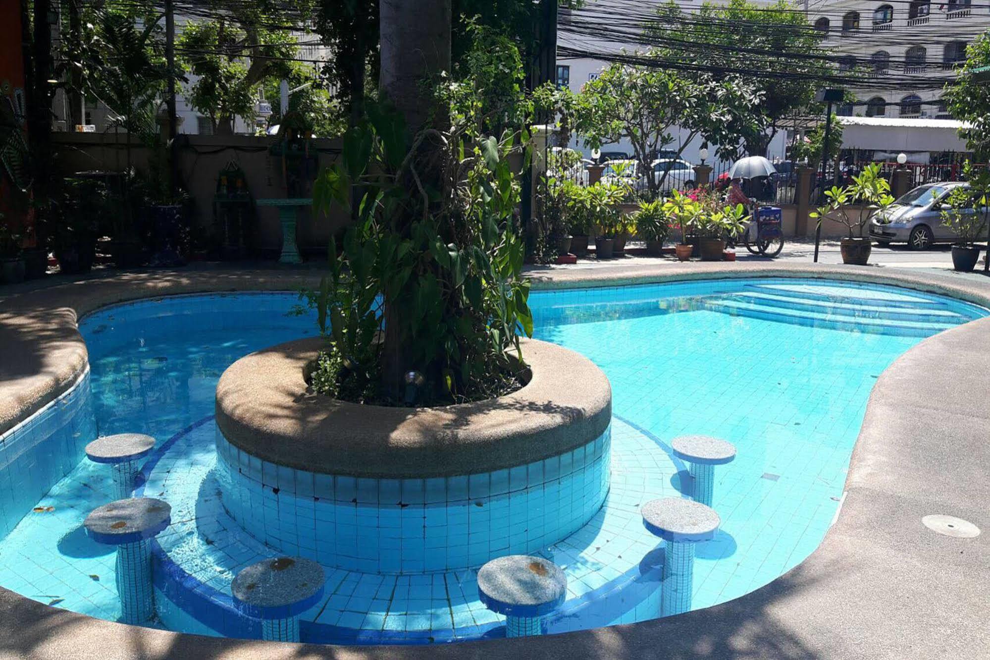 Shagwell Mansions Hotel Pattaya Exterior foto